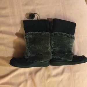 BUMPER FURRY BOOTS